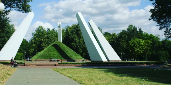 Фотографии Кургана Бессмертия в городе Лиде