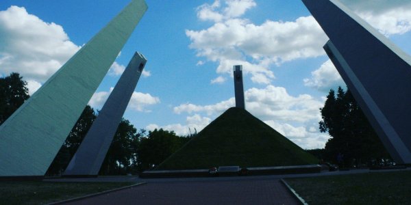 Фотографии Кургана Бессмертия в городе Лиде
