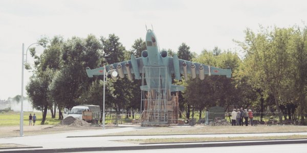 Памятный знак в честь героев-авиаторов открыли в Лиде