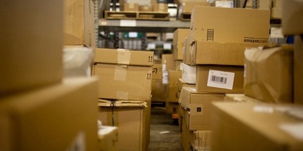 Лимит на зарубежные посылки сократили до 22 евро и 10 кг