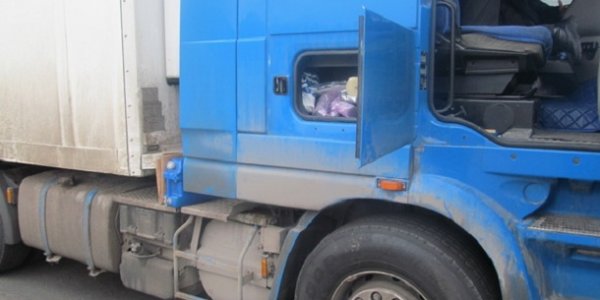 Попытка ввоза дальнобойщиком незаконных товарно-материальных ценностей