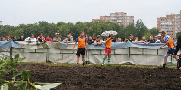 Cоревнования по плаванию «на чем попало»