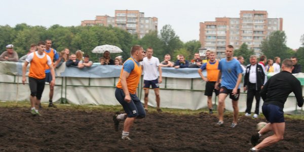 Cоревнования по плаванию «на чем попало»
