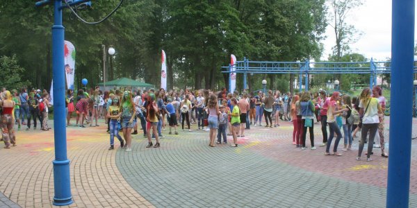В Лиде прошёл фестиваль красок ColorFest (Фото, Видео)