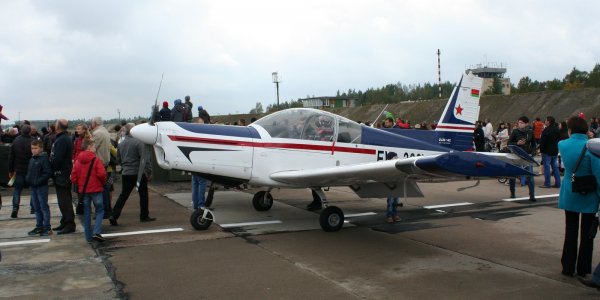В Лиде состоялось авиашоу с участием пилотажной группы «Соколы России» (Фото)