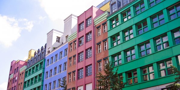 Краски фасадные для дерева в магазине стройматериалов
