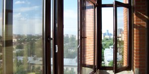 Как установить в доме пластиковые окна, куда обратиться?