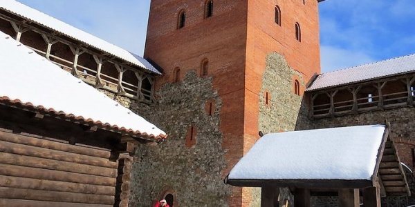 Реконструкция Лидского замка завершится через полгода.