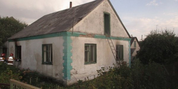 В Лиде 22-летний сын спас отца из горящего дома