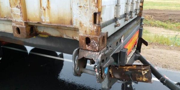 Под Лидой Citroen задел встречную фуру: Водитель погиб, его пассажир госпитализирован