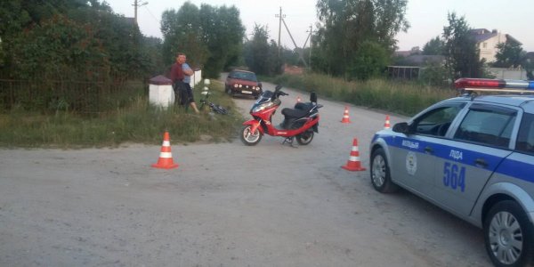В Лиде вечером 27 июня травмировался скутерист.
