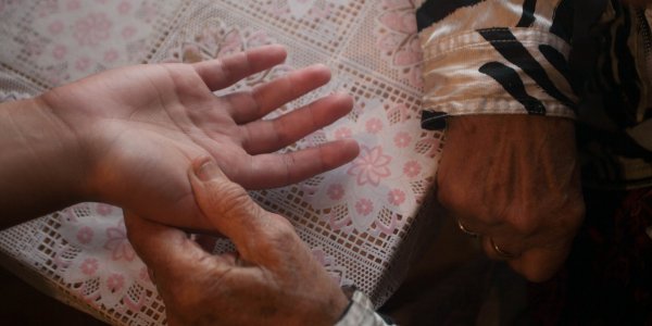 «Рюмка коньячку и лимонный сок». Рецепт долголетия от 119-летней цыганки