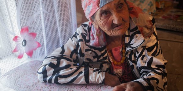 «Рюмка коньячку и лимонный сок». Рецепт долголетия от 119-летней цыганки
