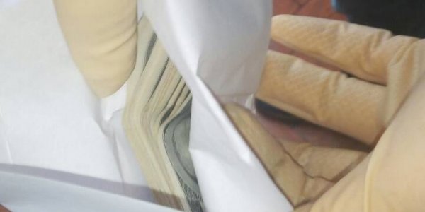 «Руки за спину! Выйти из машины!» За взятки задержали директора стеклозавода «Неман» (Видео)