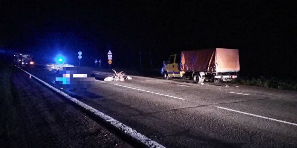 В Березовке насмерть разбился мотоциклист, его пассажирка в реанимации