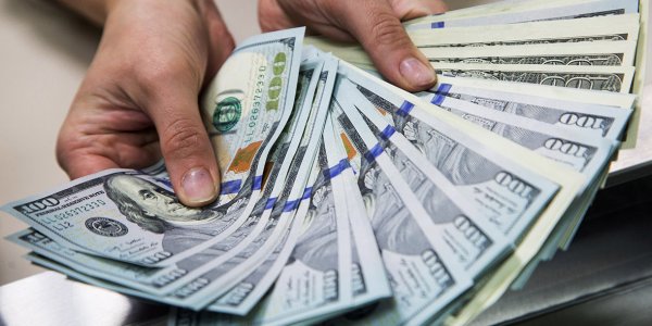 В августе общественность реализовало рекордный размер денежных единиц