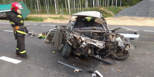 На трассе М6 фура вытолкнула на встречку Skoda: один человек погиб, два пострадали