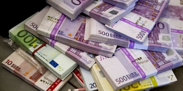 Белорусский рубль на торгах 3 октября ослаб к трем основным валютам