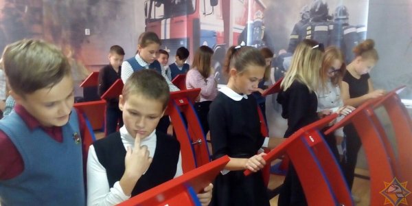 Юные спасатели из школ Лидского района посетили областной Центр безопасности МЧС