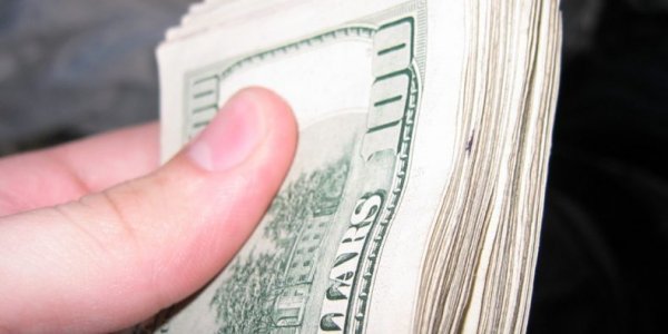 Житель Калининграда решил купить грузовик в Лиде, но вернулся домой ни с чем — на границе он получил штраф и лишился крупной суммы денег