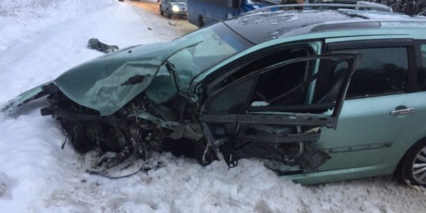 На дороге «Лида — Вороново» Peugeot выехал на встречку и влетел в Audi