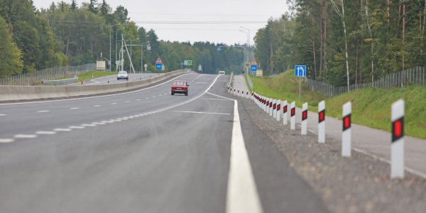 Лидское ДЭУ-55 для чистки катафотов на разделительной полосе приобрели «Керхер»