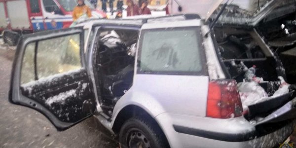 В Лиде при ДТП спасен 27-летний водитель Фольксвагена