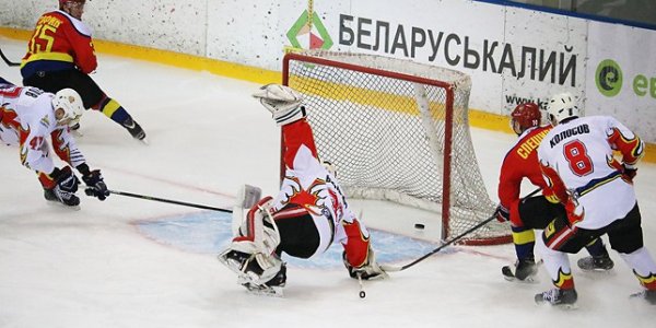 Лидчане крупно обыграли хоккеистов 