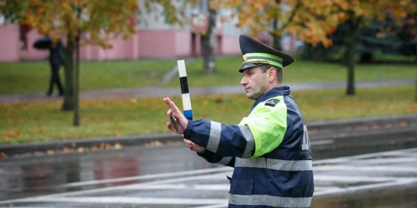 Машинку продаете? Как сотрудники Лидской ГАИ «покупали» автомобиль у нетрезвого водителя