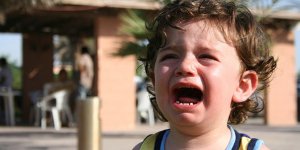 Ребенок капризничает — что делать?