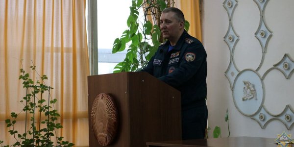 С работниками ОАО «Лидагропроммаш» провел беседу начальник Гродненского областного управления МЧС Сергей Шпарло