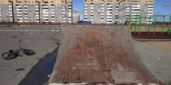 В Лиде мальчик на спортивной площадке получил тяжелую черепно-мозговую травму