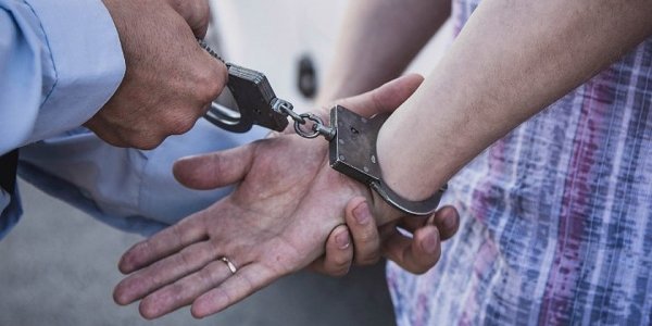 Лидчанин украл 100$ из незакрытого автомобиля