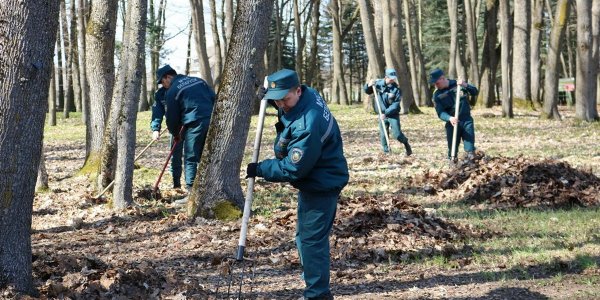 Лидские спасатели приняли участие в общереспубликанской акции «Чистый водоём»