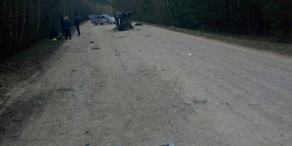 В Лидском районе при обгоне перевернулся автомобиль. Непристегнутая пассажирка погибла