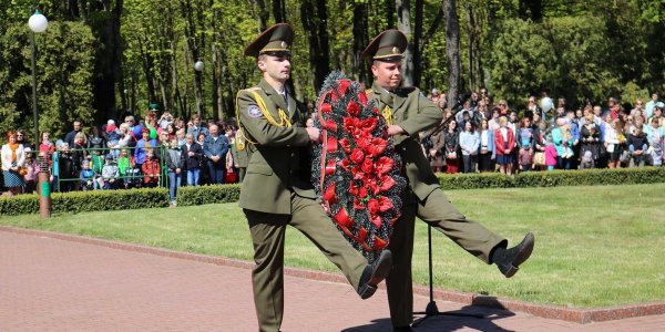 Лидские спасатели приняли участие в праздновании Дня Победы