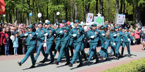 Лидские спасатели приняли участие в праздновании Дня Победы