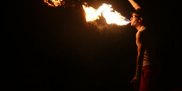 В Лидском замке ярко и зажигательно прошел фестиваль огня "Феникс 2019"