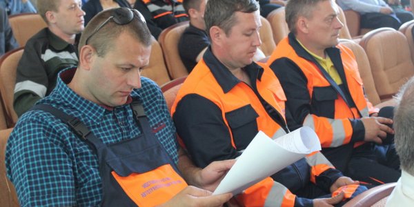 «ДАКАР» на мусоровозах. Лидский водитель стал лучшим