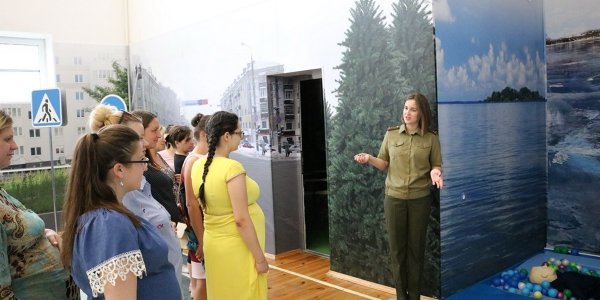 На базе Центра безопасности МЧС в Лиде обучили молодых мам