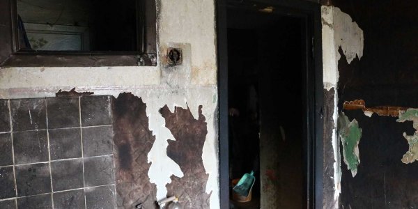 В Лидском районе из-за короткого замыкания холодильника загорелась квартира