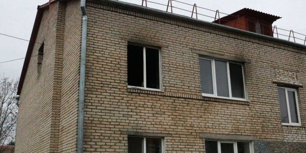 В Лидском районе из-за короткого замыкания холодильника загорелась квартира